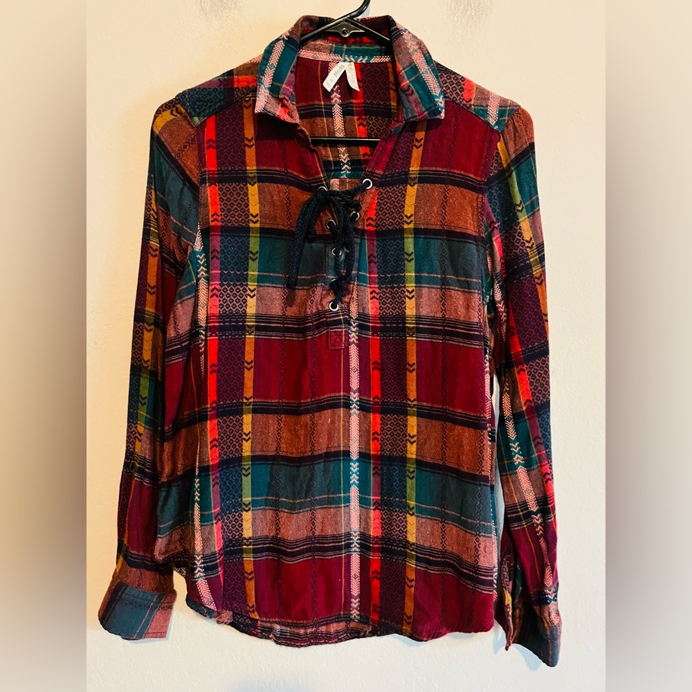 3/$20 Mudd Women’s Multicolor Boho Southwest Long Sleeve Lace Up Blouse Medium